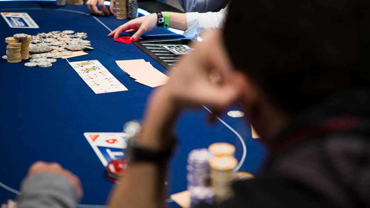 Alex Foxen's Bold Bluff Strategy in High Stakes Poker