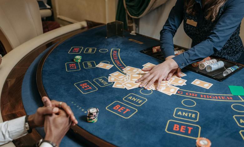 High-Stakes Mixed Games: Insights from Hellmuth and Negreanu