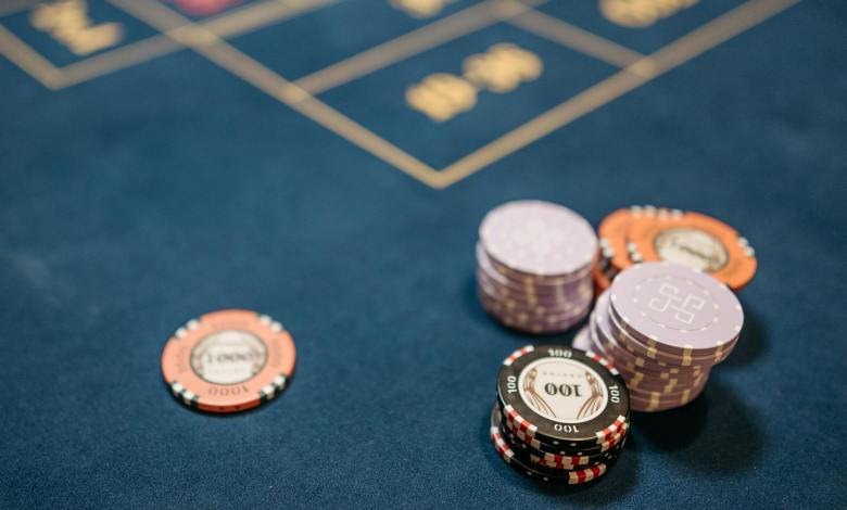 Kristen Foxen Shines in $10K Poker Showdown